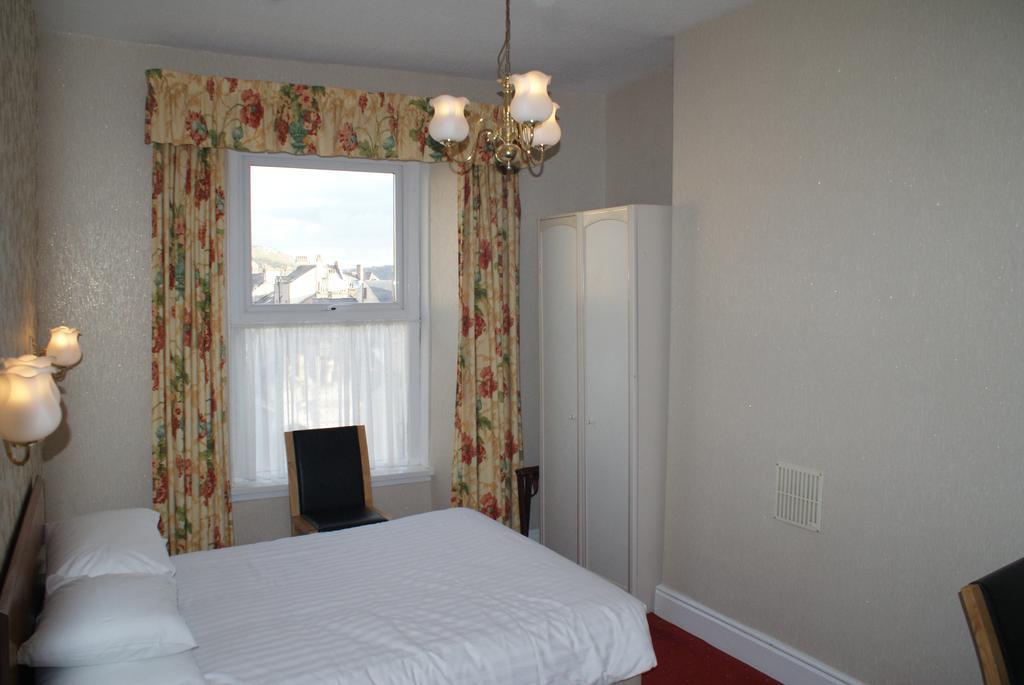 The Queens Lodge Llandudno Bagian luar foto