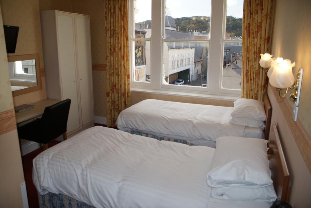 The Queens Lodge Llandudno Bagian luar foto