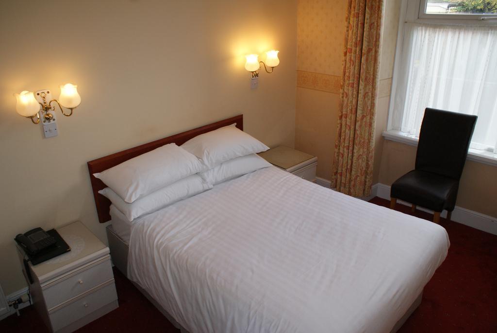 The Queens Lodge Llandudno Bagian luar foto